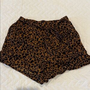 Leopard Print Women's Shorts Sienna Sky size XS high rise 3” inseam